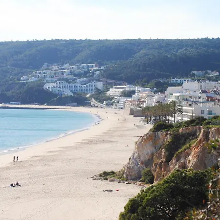 Sesimbra Beach Apartment - Direct Beach Access Апартаменты Сесимбра