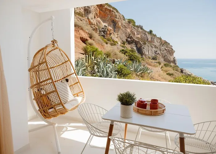 Sesimbra Beach Apartment - Direct Beach Access