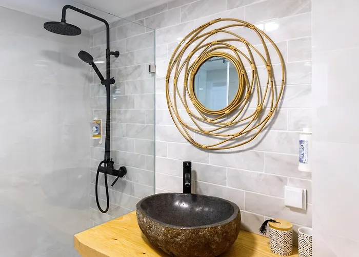 Sesimbra Beach Apartment - Direct Beach Access