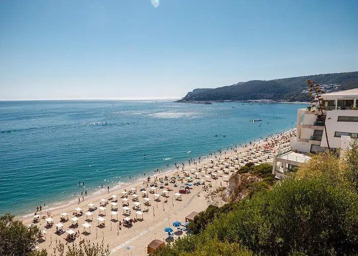 Sesimbra Beach Apartment - Direct Beach Access
