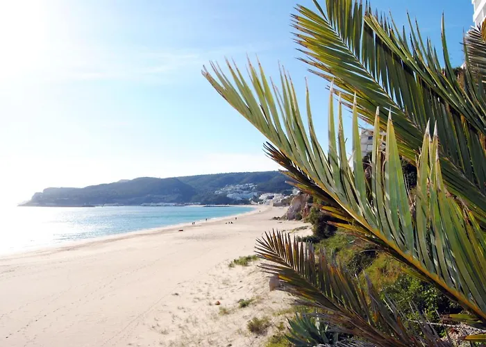 Sesimbra Beach Apartment - Direct Beach Access 아파트